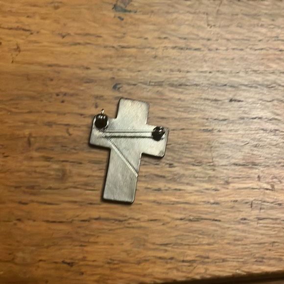 Vintage  70’s silver cross pin. Heavy in weight - Picture 2 of 4
